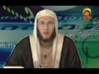 An old lady wants to stay at 'haram' (I'tekaf), can she do so or does she need a 'mahram'?