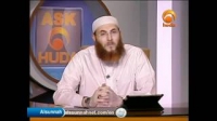 Holding/Carrying a Child During Salah