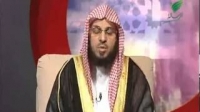 عجوز تصنع الرموز/ أسعد امرأة