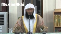 7. A Man Shedding Tears In Remembrance of Allah Alone - Mufti Menk ᴴᴰ